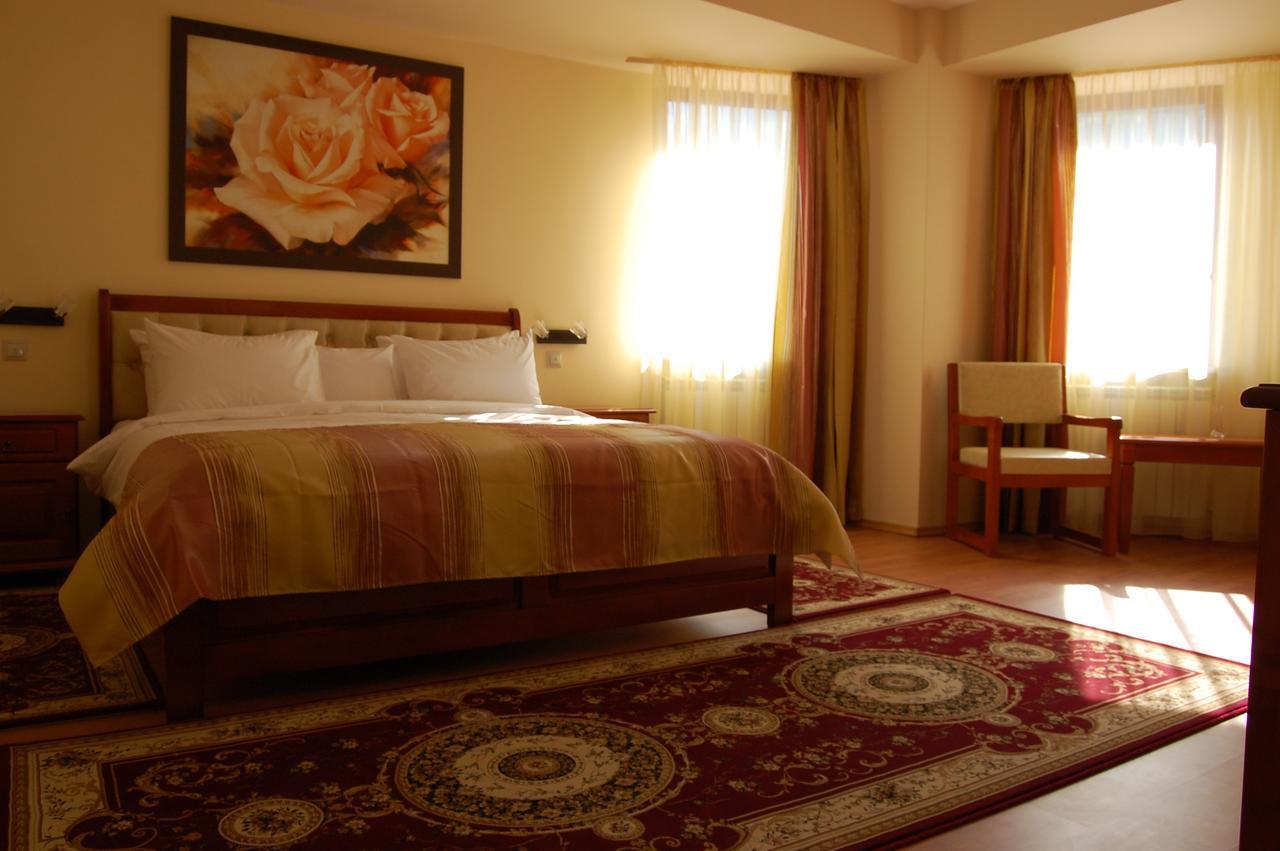 Hotel Nemira Slănic-Moldova Buitenkant foto